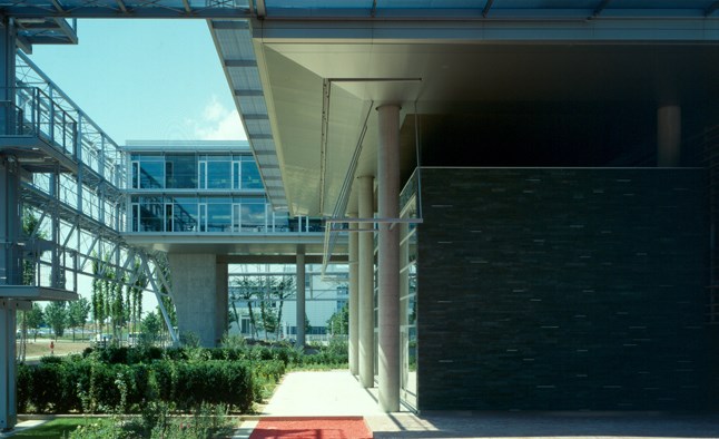 gallery_swiss-re-1.jpg