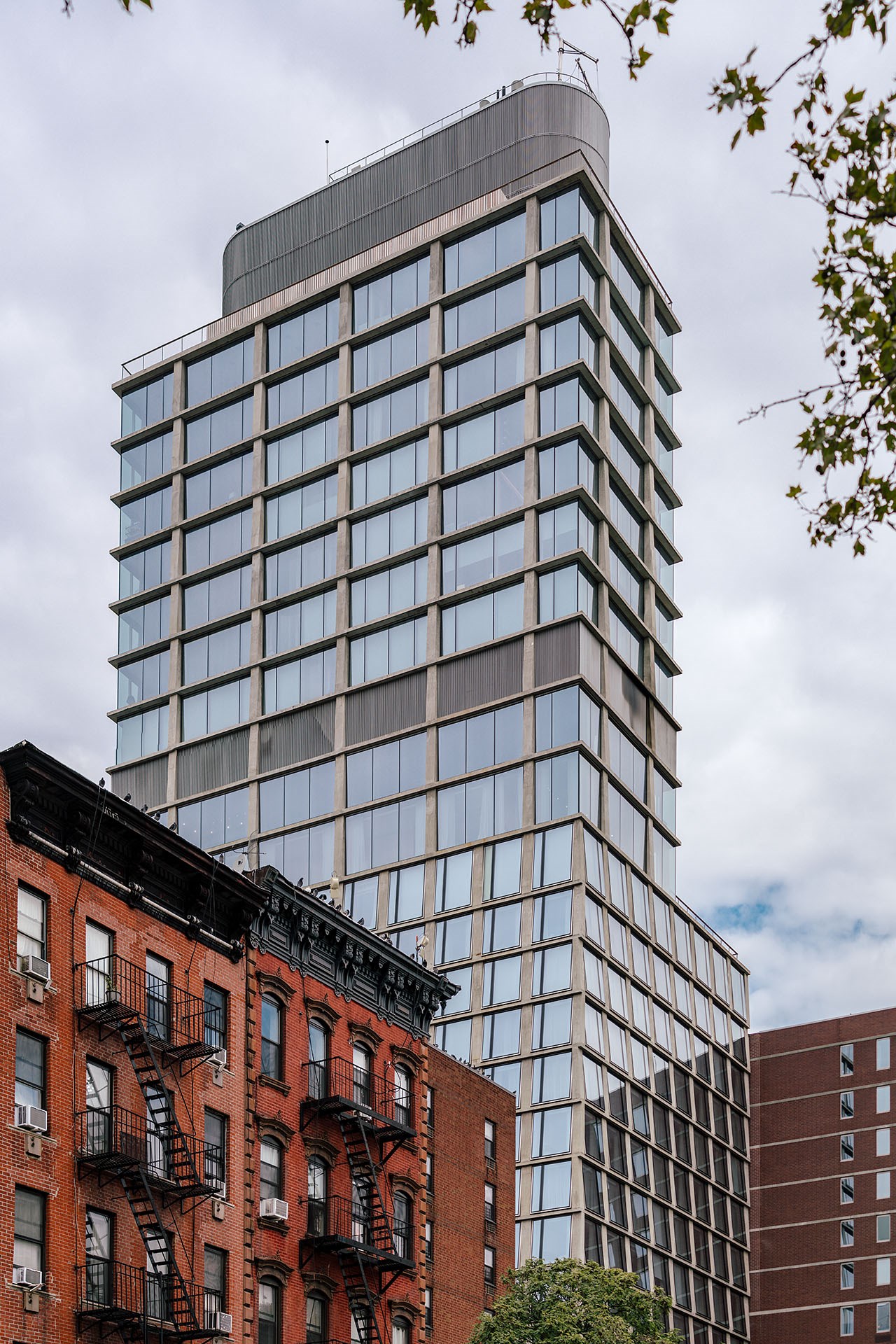 181026 Herzog de Meuron Hotel Public 011.jpg